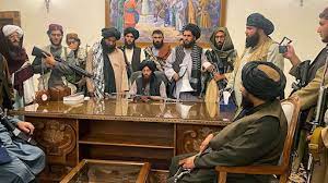 Talibanerna tar makten i kabul. I Gbraiqjqw8wm