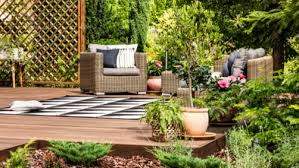 Objet de décoration de jardin. Cour Et Jardin Jardinage Et Terrassement Canal Vie