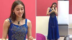 Favorita per la categoria dei ballerini è la preferita della maestra alessandra celentano, ossia giulia stabile. 9ervdfndqppjam