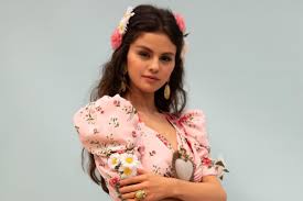 This song, unveiled on the 15th of january 2021, was the first taste of selena gomez's fourth studio album. Selena Gomez Regresa A La Musica En Espanol Con De Una Vez