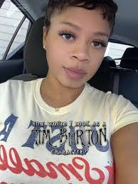 Goldie Ray's Instagram, Twitter & Facebook