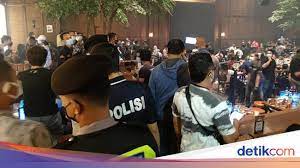 Petugas keamanan gereja katedral cegah pelaku masuk, lalu terjadi ledakan mahfud md: Wvbh2usvtjlxum