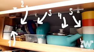 Geschirr organisiere schrank / kuche organisieren mit. Einblicke In Unser Vanlife So Organisieren Wir Unsere Kuche Im Wohnmobil Whatabus