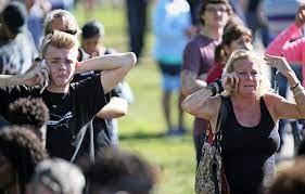 Трагедия случилась в школе stoneman douglas. Strelba V Amerikanskoj Shkole 17 Chelovek Ubito Foto Novosti Kriminala V Ukraine Harkove Ves Harkov