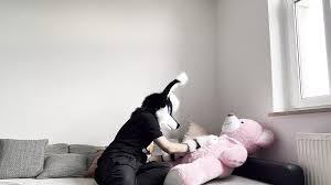 Pelziger Pelzanzug-coudle und ficken riesiger Plüschbär, Plüschophilie