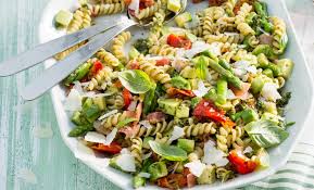 Creamy avocado pasta that's made in under 15 minutes. Pasta Fredda Veloce Con Avocado La Ricetta Estiva Leitv