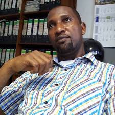 🙄🤭 JUST PUSH TO LOCK PUSH PLEASE DO NOT TURN THE LOCK. DO NOT TURN!!! TO  PUSH TO LOCK. LOCK PUSH TO LOCK DO NOT TURN!!! SIMPLY PUSH H TO LOCK IF