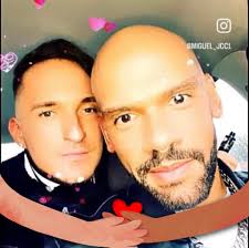 Hey 👋🏾 I'm just wondering what ingredients it's essential to add to my  dogs 80:10:10 raw food? Or would she get all the nutrients she needs