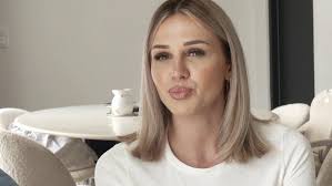 Sarah Lopez : Biographie et Vidéos