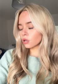 charlotte (@charl.jones)