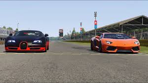 The italian boasts 950hp, the bug still has 1001hp but substantially more weight to it; Lamborghini Aventador Lp700 4 Vs Bugatti Veyron 16 4 Ss At Monza Full Course Youtube