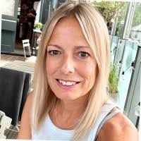 Kelly Stallard's Instagram, Twitter & Facebook