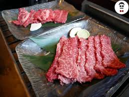 Add sliced garlic and cook until browned. 1 Premium M10 Kobe Wagyu Beef Scotch Included In The Set 2 Thinly Sliced Sukiyaki Style Wagyu Beef Lean Cut Included In The Set Picture Of Momo Sukiyaki Shabu Shabu Melbourne Tripadvisor
