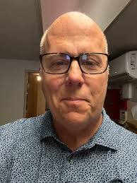 Dina Baum's Instagram, Twitter & Facebook