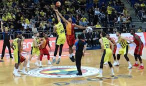 Futbol açısından iki takımın da izleyenleri tatmin etmediği maçta sarı kırmızılıların yeni transferi mostafa mohamed 52. Fenerbahce Galatasaray Derbisi Basketbol Vikipedi