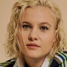 ANGELA: deutsche Übersetzung von Emma Péters