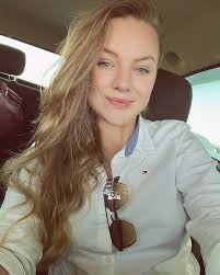 mmm muñeca linda .bssss mmm