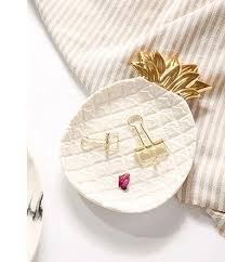 Ceramic white pineapple ornament 24cma lovely white and textured pineapple with a simple yet effective design and a finish which is designed to mimic the natural outer of a pineapple. Pineapple Ceramic Storage Tray Jewelry Food Pallet Home Decoration Plate