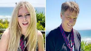 Avril lavigne made a grand debut on tiktok, tapping none other than skateboarding legend tony hawk for her first video. 5m6ymtrnhriiim