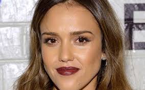 5,295,585 likes · 1,732 talking about this. Jessica Alba Aparece Em Evento Com Novo Corte Quem Quem News