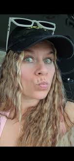 Sometimes they're green. Sometimes gray , sometimes blue/ green . Thoughts?