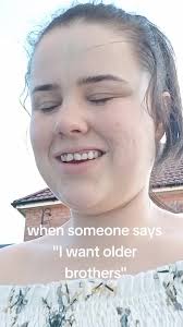 Hollie Meeks (@hollie.meeks)’s videos with beat it