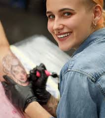 How To Become A Tattoo Artist: Step-By-Step Guide