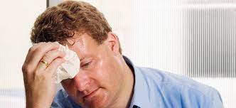 Dans la plupart des cas, la transpiration excessive n'est pas pathologique mais franchement gênante. Transpiration Excessive De La Tete Traitement De L Hyperhidrose De La Tete Et Du Visage Medicaments Recettes Folkloriques Sueurs Nocturnes Chez La Femme