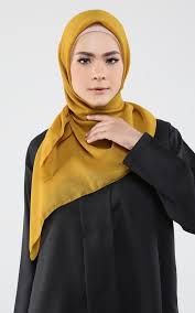 Warna emerald atau zamrud adalah turunan dari warna hijau yang lebih terang dan ringan. Warna Hijab Yang Cocok Untuk Baju Hijau Olive
