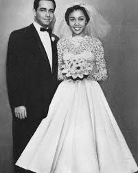 1950s Bridebeauty Bride Bridal Bridalfashion Fashionhistory Historyoflove Historyoffashion Weddings Weddingday Weddinglove Gelinler Gelinlik Dugun