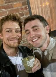 Kind of want Joe Alwyn and Paul Mescal to date now for maximum chaos :  r/popculturechat