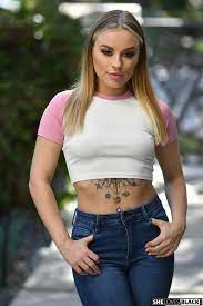Free Porn Pics of Anna Claire Clouds in t-shirt and blue jeans strips for  camera - MyPornstarBook.net