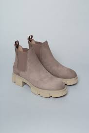 Det er en topprioritet for dem, at deres sko, sandaler og støvler altid føles fantastiske at gå i. Copenhagen Studios Women Boots