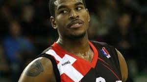 L'Etoile recrute Brown