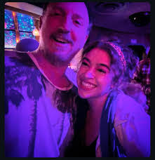 Ricardo Epps's Instagram, Twitter & Facebook