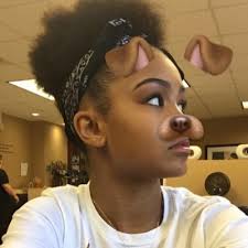 Zoe McClain (@qveen_z3)