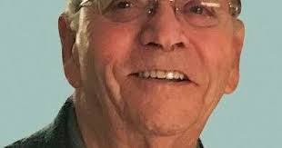 Gloria Simoneau's Instagram, Twitter & Facebook