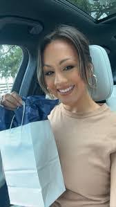 Alicia Deere's Instagram, Twitter & Facebook