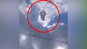 Explore tweets of truenos metálicos @truenos_radio on twitter. Facebook Viral Extrana Figura Celestial Provoco Truenos Y Desaparecio En Segundos Mexico Foto 1 De 4 Redes Sociales Peru Com