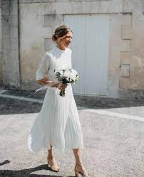 28 Casual Wedding Dresses And Outfits That Inspire Happywedd Com Trouwjurk Korte Trouwjurk Bruidsjurk
