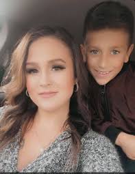 I love my little family 😍 Photography: Cory+Casey Photography My makeup:  Heather Spivey