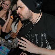 Hunter Moore và IsAnyoneUp: "Người Đàn Ông Bị Ghét Nhất Internet"