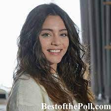 Başrollerinde halil i̇brahim ceyhan ile sıla türkoğlu'nun yer aldığı emanet dizisiyle ilgili flaş bir gelişme yaşandı. Sila Turkoglu Vs Ozge Yagiz Bestofthepoll Com