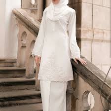 Baju kurung moden leona is stitched from our signature printed palino crepe which is nursing friendly. 20 Trend Terbaru Baju Nikah Kurung Pahang Lace Lamaz Morradean