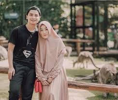 Alvin faiz resmi menikah lagi dengan mantan istri zikri daulay, henny rahman setelah dua bulan cerai dari larissa chou. Sederet Fakta Pernikahan Alvin Faiz Dan Larissa Chou Yang Kini Di Ambang Perceraian Nikah Saat Belum Lulus Sma Hingga Istri Pindah Agama Semua Halaman Hits