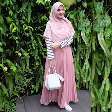 © 2021, dusty pink powered by shopify. 6 Penampilan Modis Shireen Sungkar Dengan Rok Plisket Tiru Yuk Semua Halaman Stylo