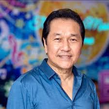 Dustin Tran's Instagram, Twitter & Facebook