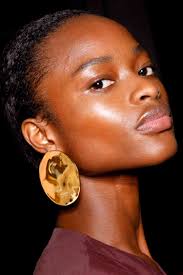 How to Sculpt and Lift Your Face With Concealer