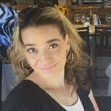 The easiest way to renew your driver's license or ID card renewal is online  📱💻 or by mail 📬 for those who are not required to visit the DMV. If your  renewal