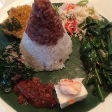 Gambar kata kata lucu dan gokil banget gambar kata kata lucu dan gokil nah itulah gambar kata kata lucu dan gokil yang mudah mudahan bisa menghibur kalian ya seengganya kalian tersenyum manis aja kalau gak bisa ketawa mah susah lo buat orang lain senyum itu so semoga. Nasi Tumpeng Kemerdekaan Jadi Salah Satu Menu Yang Dihidangkan Saat Konferensi Pers Tasteofindonesia Pagi Ini Terdiri Atas Nasi Merah Dan Putih Dengan Lauk